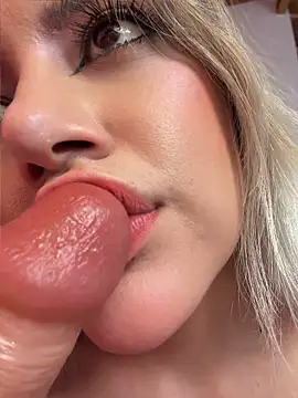 EliseColeman - DEEP THROAT TO THE BALL