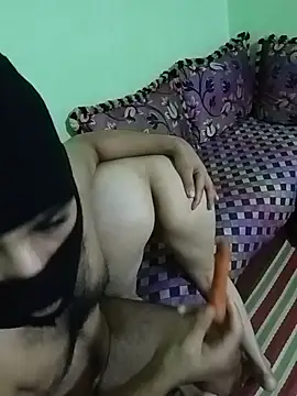 Amira_vs_amir - تعري وضرب المؤخرا