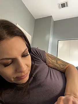 BeautifulMesss - Risky dildo fuck-male roomate downstairs