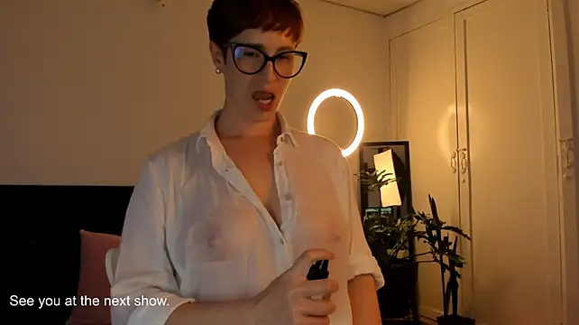 Cuddlingbunny - Wet T-shirt show