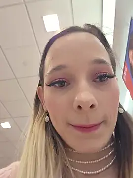 Chloe_StClaire - Flash tits