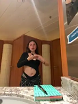 Aaaaamy_1 - show oil tits