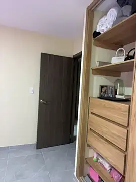 Sthephania11 - 1 finger in my pussy