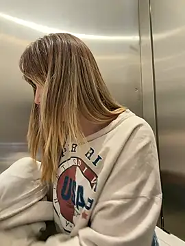 Tina_tastty22 - RUB PINK WET PUSSY IN MEN’S ROOM
