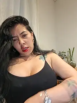 Luianna - Remove top, full topless, 5 minutes