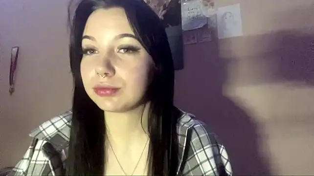 EileenKowalske - squeeze my boobs closer to the camera