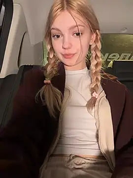 Elsawhere - massage boobs in bra in TAXI 🚖