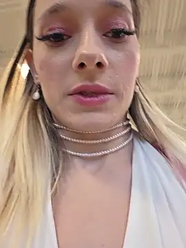 Chloe_StClaire - Flash tits