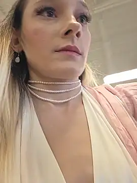 Chloe_StClaire - Flash tits