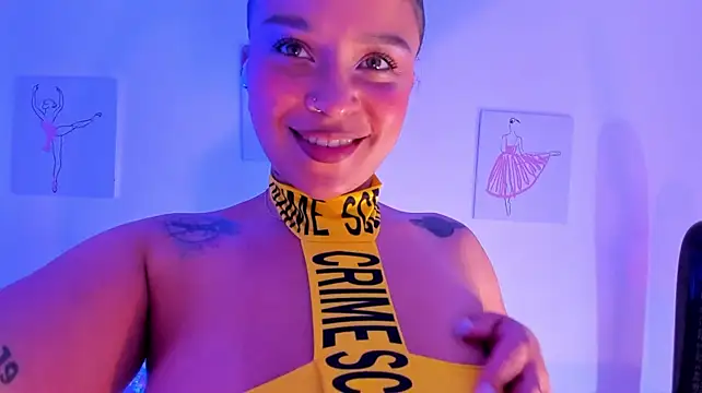 RoxiDiamond_ - finger in my pussy