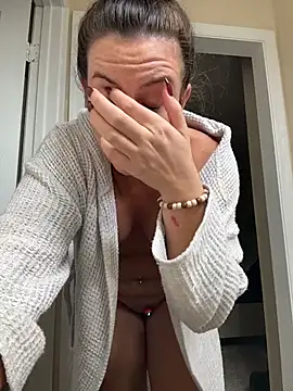 Sweetsirenn - fuck dildo on bathtub 🛀