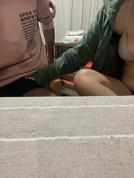 Deloreann - Show tits meme gösterme