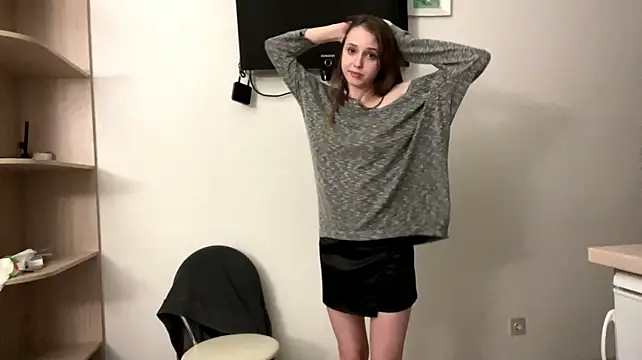 Mollyrealay - lift up shorts for best view<3