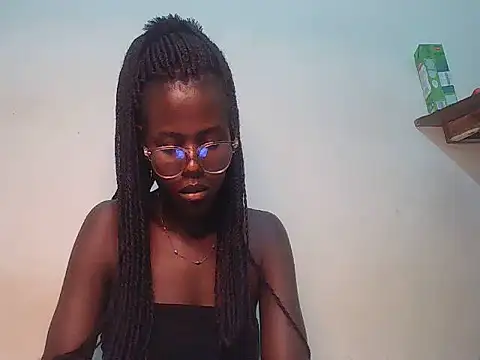 Petite_ebonyfantasy