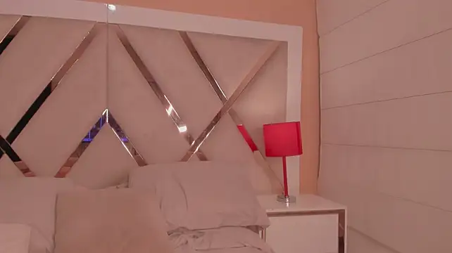 IsaGlow - PLUG ANAL