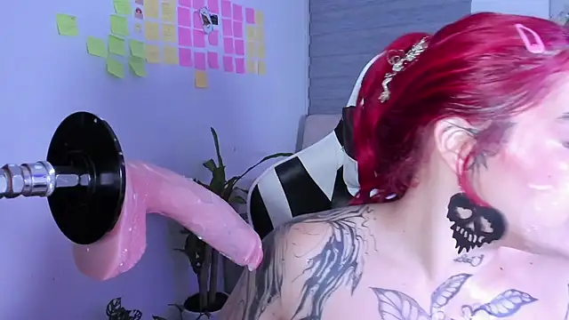 Ivonne__03 - show saliva