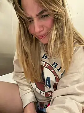Tina_tastty22 - FINGERING PUSSY CLOSE UP