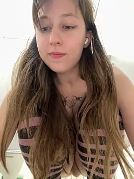 FroggyAnna - boobs out n play with naked nipps