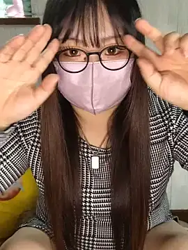 Ao_chan_o0 - 下着姿❤ブラひも両ずらしで乳揺れ騎乗位1分‪💕︎︎