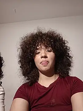 Cutecurly - FLASH PUSSY CREAMY + ZOOM!