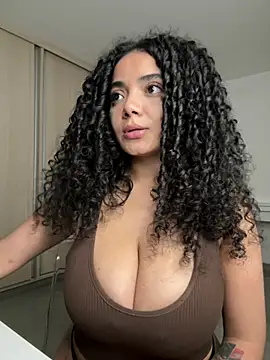 Curlyierr - BLOWJOB SLOPPY IN THE KITCHEN
