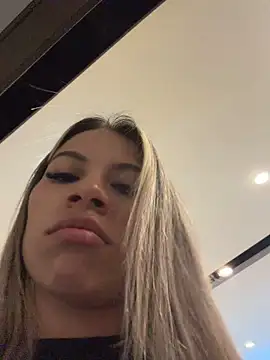 Mia_Rosee1 - Show squirt in bathroom mall💦💦💦
