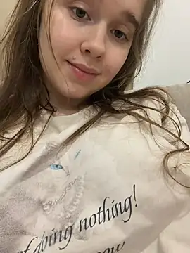 HornyGirlH - SHOW TITS
