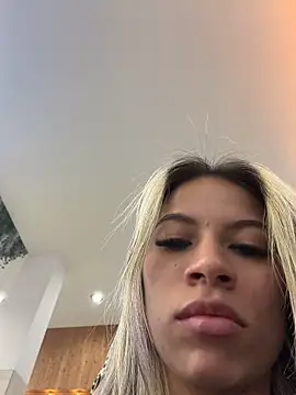 Mia_Rosee1 - Show squirt in bathroom mall💦💦💦