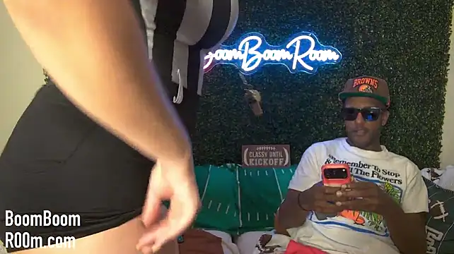Boomboomr00m - Naked Oil Show