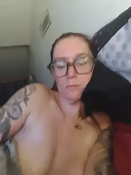Ladydivine14 - Enlève moi le bas 😺🔥💋