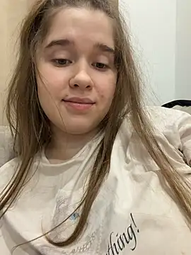 HornyGirlH - SHOW TITS