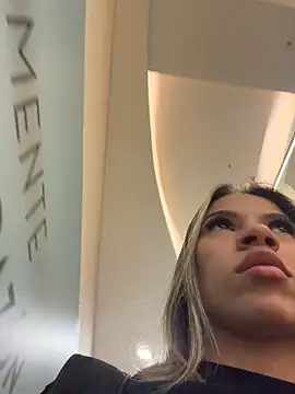 Mia_Rosee1 - Show squirt in bathroom mall💦💦💦