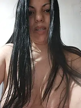 Paulitta- - Me saco corpiño y bailo
