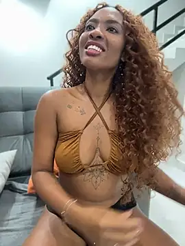 Angel_preta - Tammy tomando na bucetinha