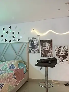 Sexyzoe_69 - playing with plug