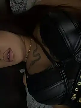 Kiraluxx - Dildo pussy +squirt😛