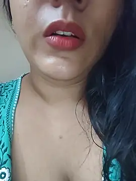 Arushi9490 - Ass show