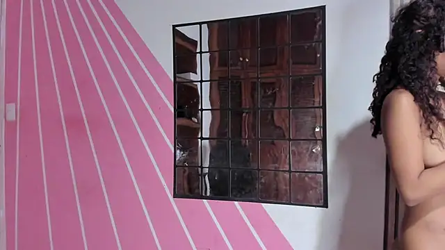 Tyra_pettite - SQUIRT AND CUM