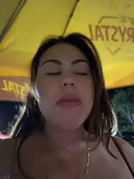 LariiHotWife