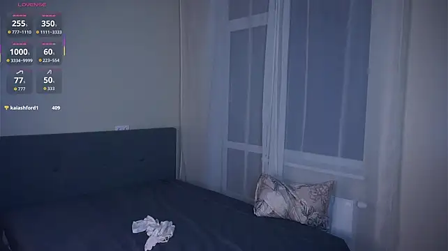 JiRylant - tease with panties in doggy😋