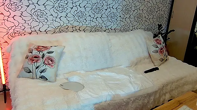 KimPolloc - Hand in panties pussy play