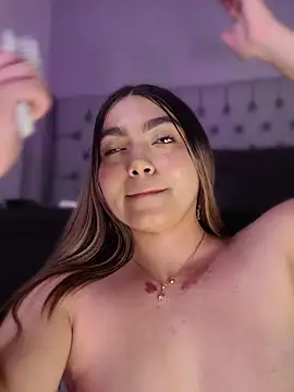 Juli_saenz_ - SQUAT RIDING / MAKE ME SO WET 😈💦