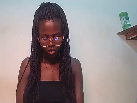 Petite_ebonyfantasy