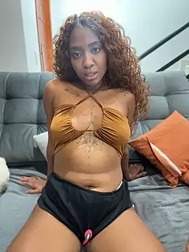 Angel_preta - Tammy tomando na bucetinha