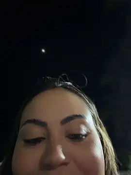 LariiHotWife