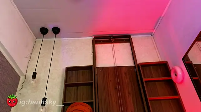 HannahSky_