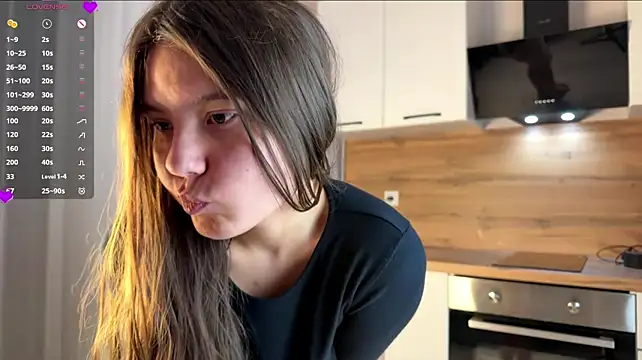LunaHuurt - pinch my nipples close to you
