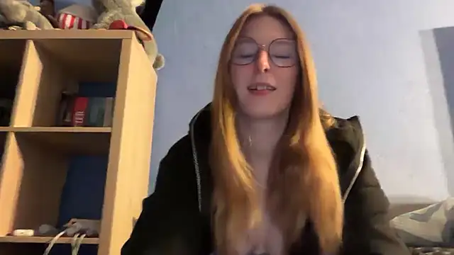 Thepretiestgirlhere