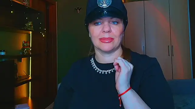 VeronikawGold - Collecting a good camera.