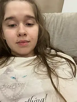 HornyGirlH - SHOW TITS
